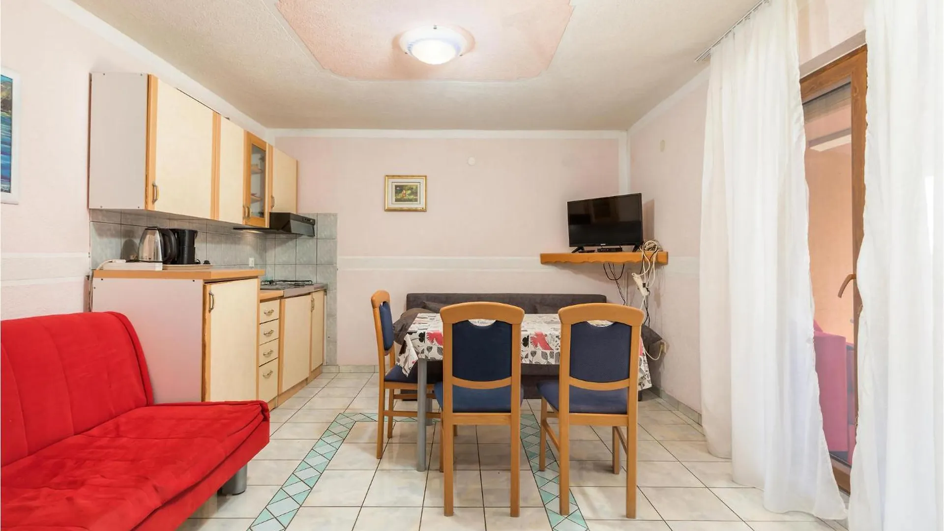 Gorgeous Apartment In Fazana With Kitchen