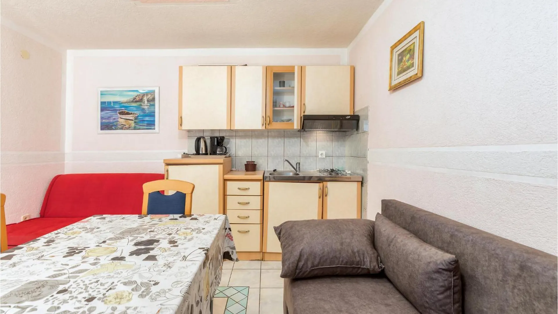 Gorgeous Apartment In Fazana With Kitchen
