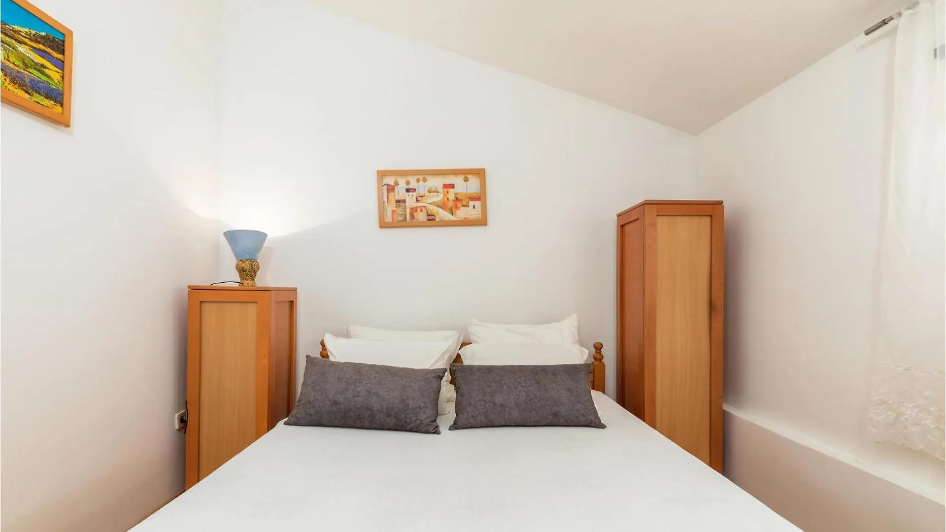 Gorgeous Apartment In Fazana With Kitchen